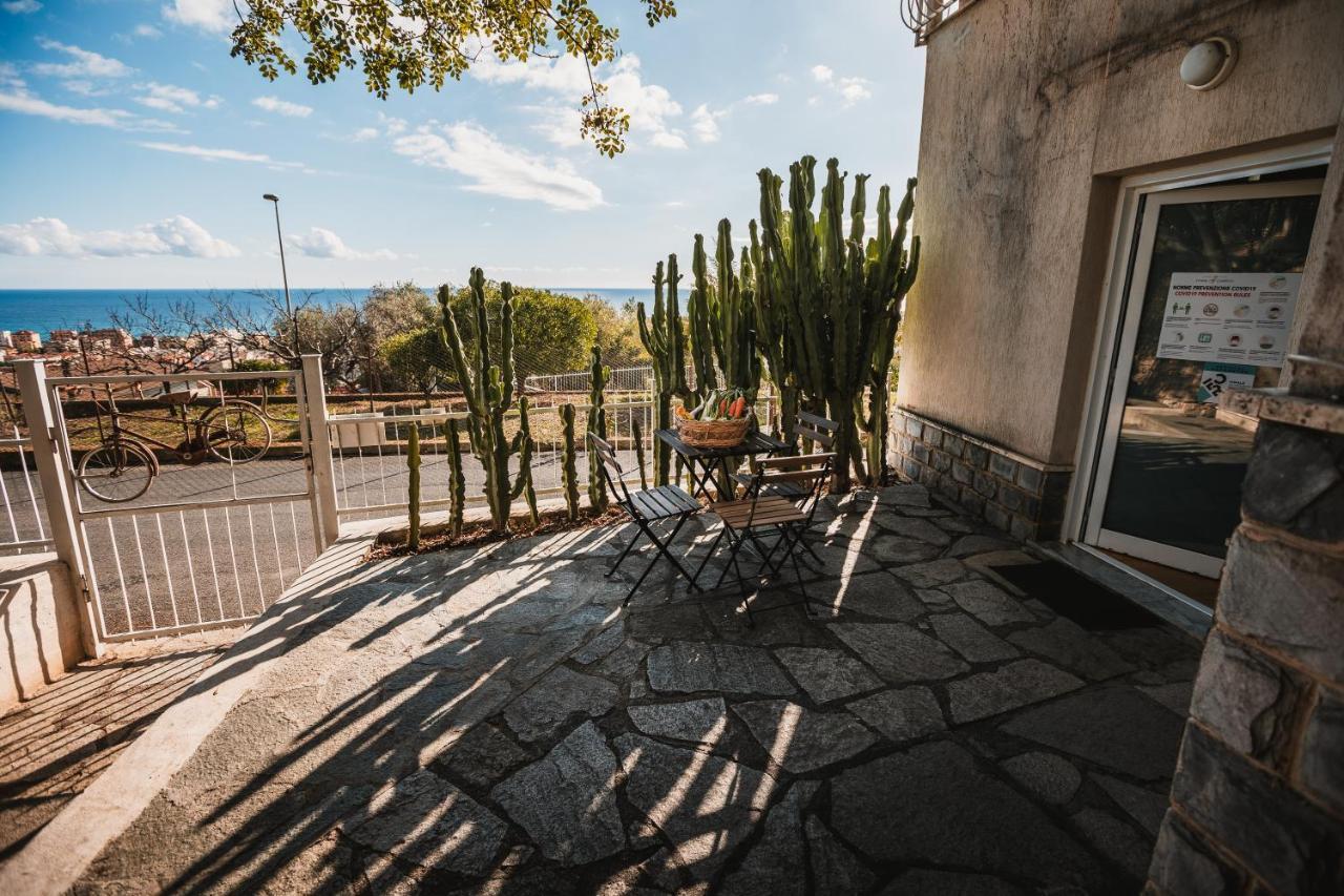 Alloggio per agriturismo Rose Di Pietra Pietra Ligure
